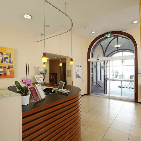 Stadthotel 3*