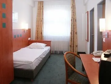 Stadthotel Ξενοδοχείο 3*